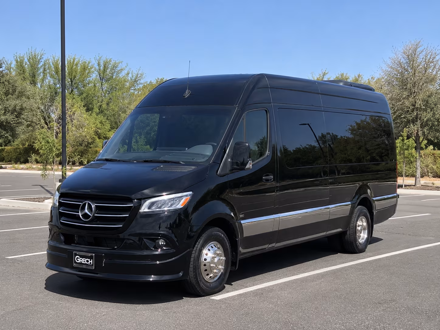 Newark Airport Shuttle & Transportation party bus exterior