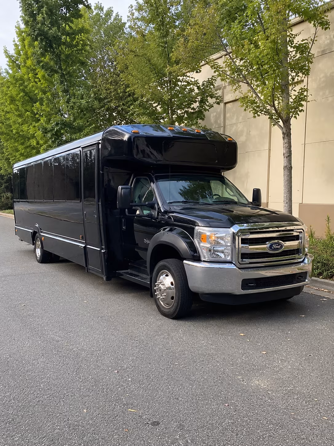 Newark Winery Tour & Pub Crawl Transportation party bus interior