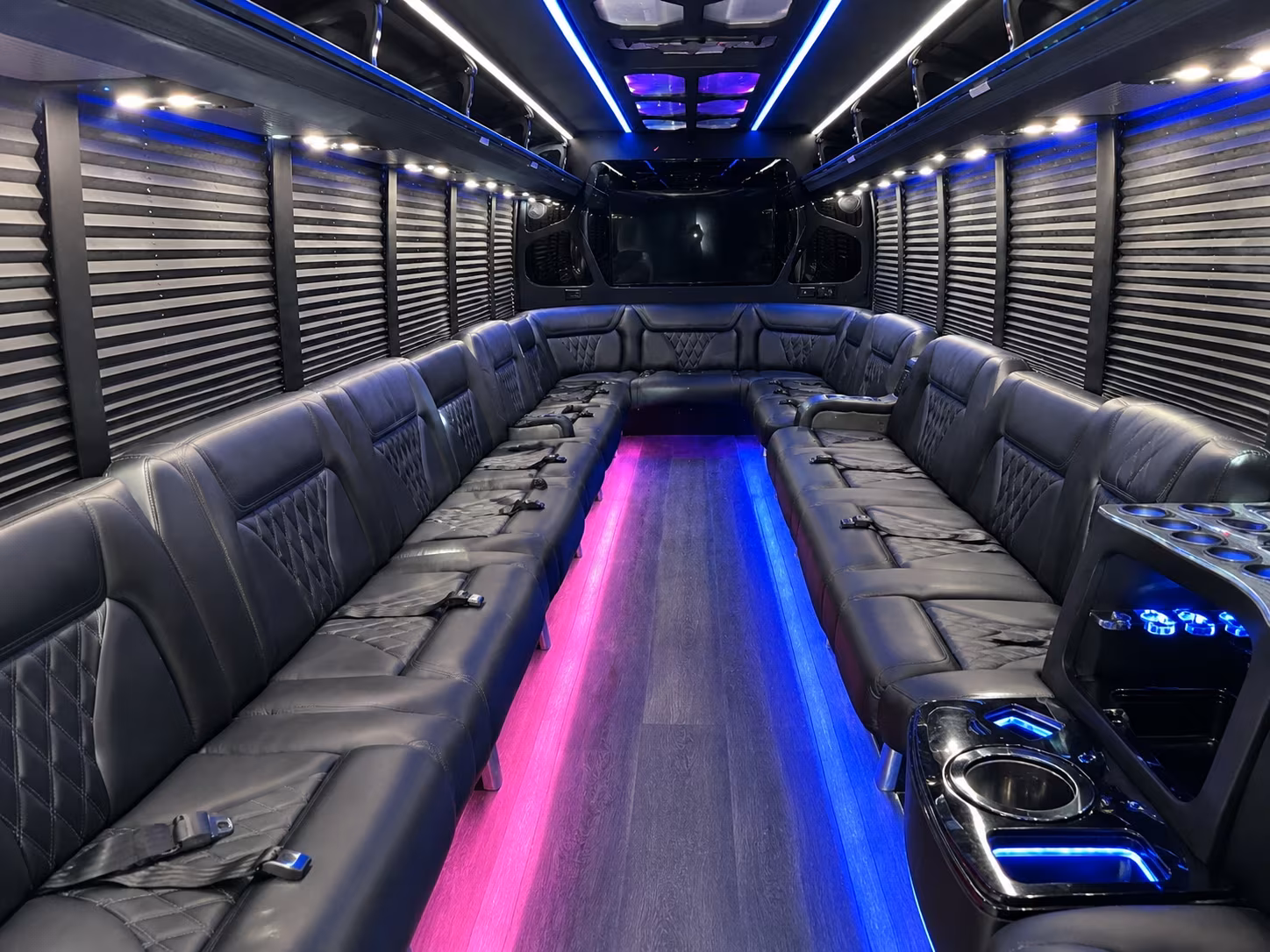 Newark Winery Tour & Pub Crawl Transportation party bus exterior