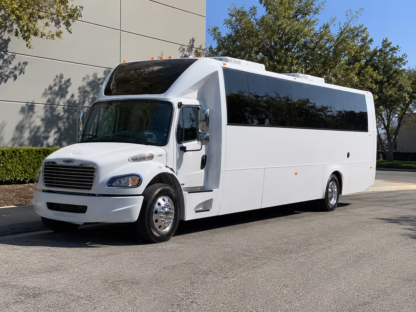 Newark Winery Tour & Pub Crawl Transportation